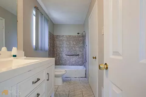 6535 King William Dr, Morrow, GA 30260 photo 6