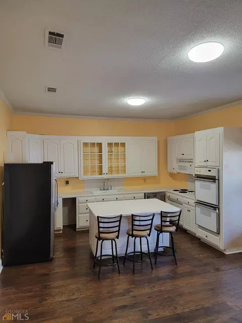 211 James St, Adrian, GA 31002 photo 8