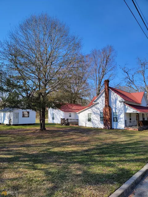 211 James St, Adrian, GA 31002 photo 2