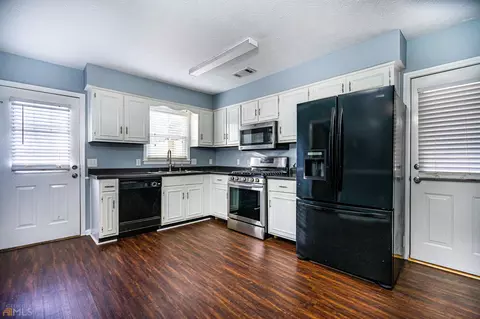 87 Clearwater Dr, Lagrange, GA 30241 photo 3