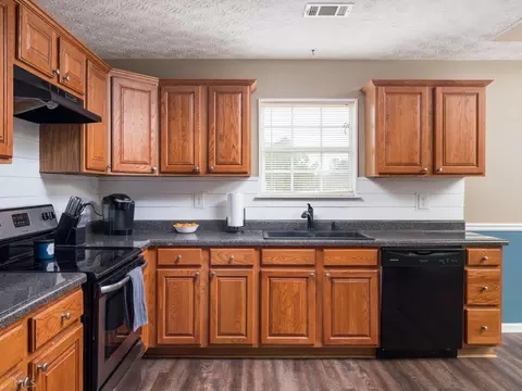 125 Post Oak Dr, Jackson, GA 30233 photo 9