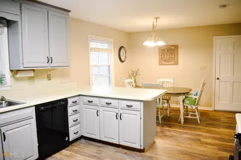 208 Mckinley Cir, Lagrange, GA 30240 photo 9