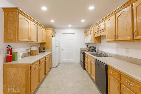 824 Van Dell Dr, Rock Spring, GA 30739 photo 9