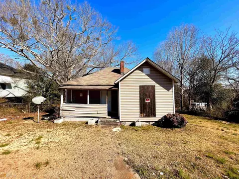 1311 Juniper St, Lagrange, GA 30240 photo 2