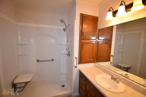 112 Hayes Cir, Rex, GA 30273 photo 12