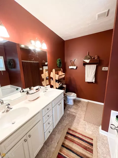 303 N Pointe Dr, Lagrange, GA 30241 photo 8