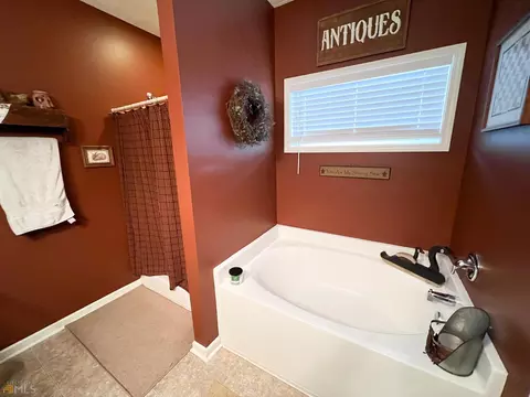 303 N Pointe Dr, Lagrange, GA 30241 photo 7