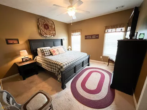 303 N Pointe Dr, Lagrange, GA 30241 photo 9