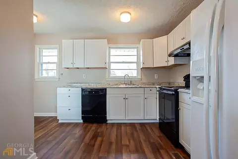 5247 Highpoint Ct, Morrow, GA 30260 photo 9