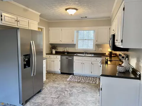 306 Brookfield Dr, Lagrange, GA 30241 photo 2