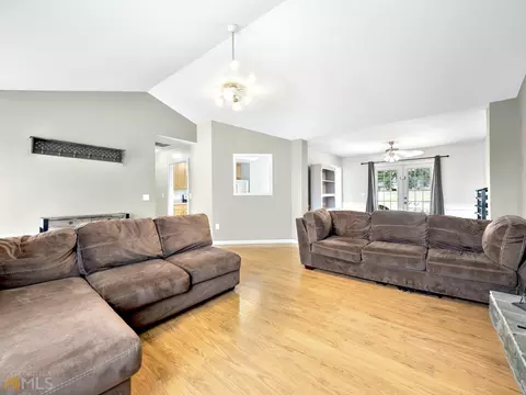 515 Carriage Dr, Bethlehem, GA 30620 photo 3