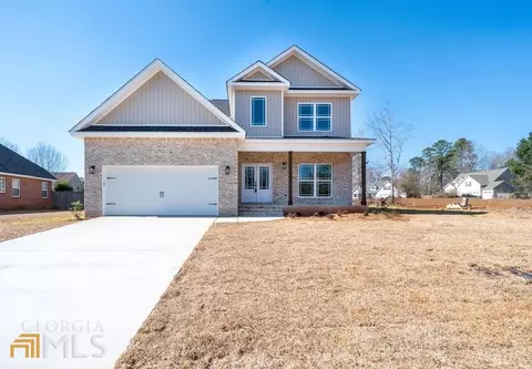 307 Christopher Luke Cir, Perry, GA 31069 photo 1