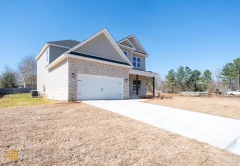 307 Christopher Luke Cir, Perry, GA 31069 photo 3