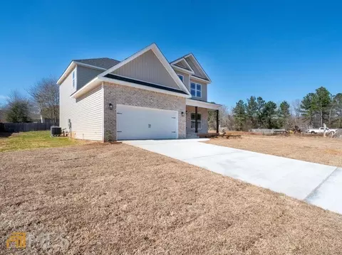 307 Christopher Luke Cir, Perry, GA 31069 photo 2