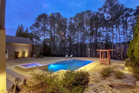 215 Maple Shade Dr, Tyrone, GA 30290 photo 5