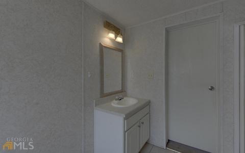 650 N Hicks Rd, Toccoa, GA 30577 photo 18