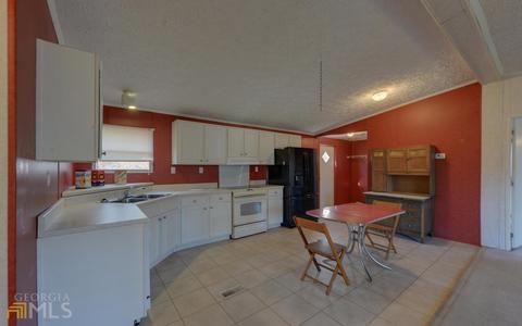 650 N Hicks Rd, Toccoa, GA 30577 photo 9