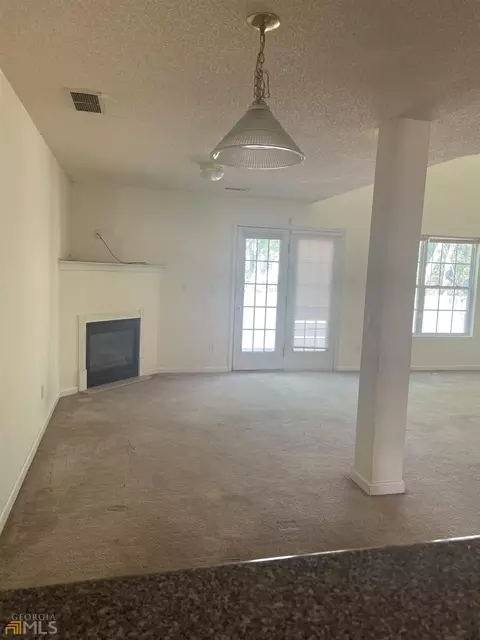 310 Fieldview Ln, Covington, GA 30016 photo 2
