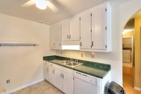 813 Windsor Dr, Monroe, GA 30656 photo 16
