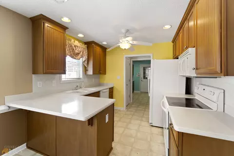 228 Prominent Loop, Mcdonough, GA 30253 photo 10