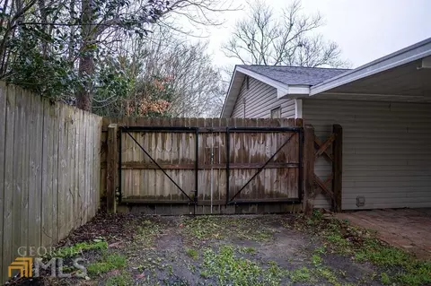402 Scarborough Rd, Warner Robins, GA 31093 photo 5