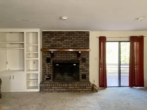 87 Glencrest Dr, Toccoa, GA 30577 photo 2