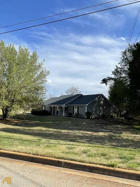 80 E Springfield Dr, Covington, GA 30016 photo 2