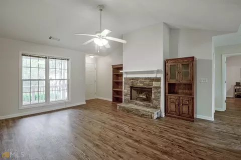 108 Philmont Ct, Lagrange, GA 30240 photo 4