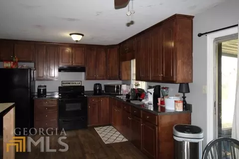 355 Grove St, Barnesville, GA 30204 photo 2