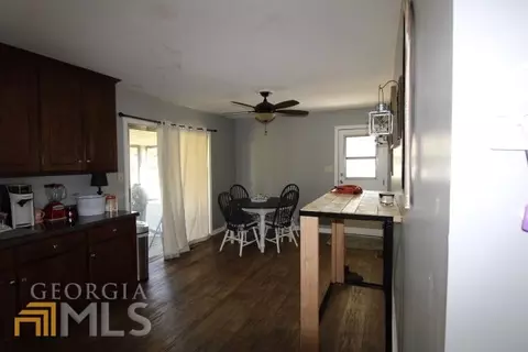 355 Grove St, Barnesville, GA 30204 photo 4