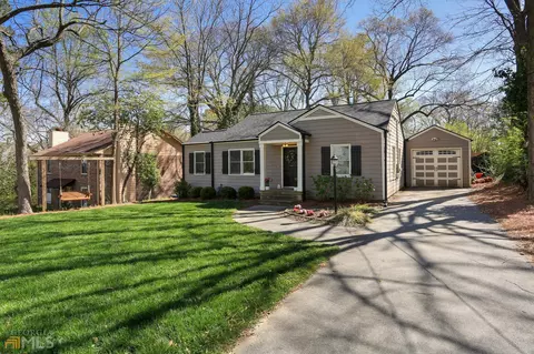 2733 Archway Ln, Chamblee, GA 30341 photo 2