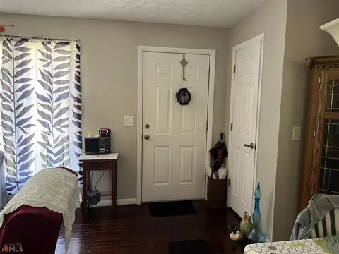 113 Carter St, Cornelia, GA 30531 photo 2
