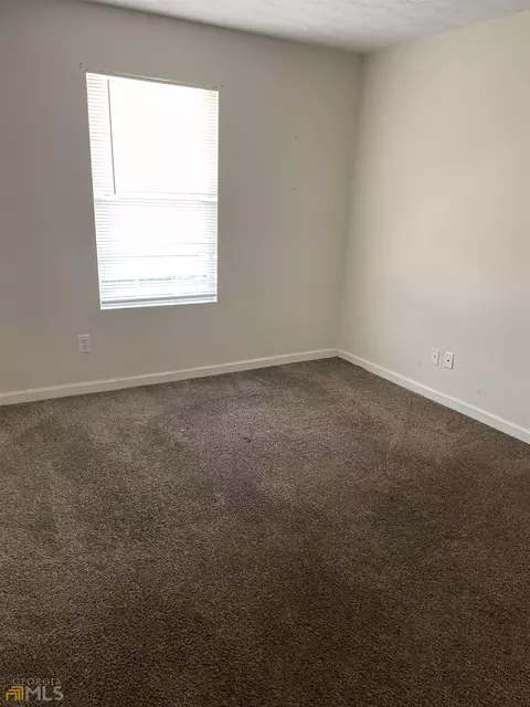 325 Crestfield Cir, Covington, GA 30016 photo 2