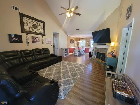 142 Morningside Dr, Jackson, GA 30233 photo 2