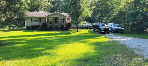 121 Moore St, Milner, GA 30257 photo 1
