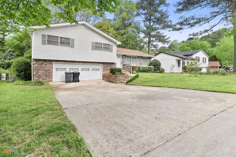 6489 Cameron Rd, Morrow, GA 30260 photo 2