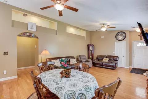107 Hickory Dr, Commerce, GA 30529 photo 9
