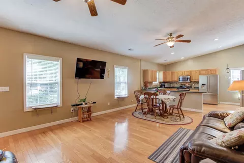 107 Hickory Dr, Commerce, GA 30529 photo 7