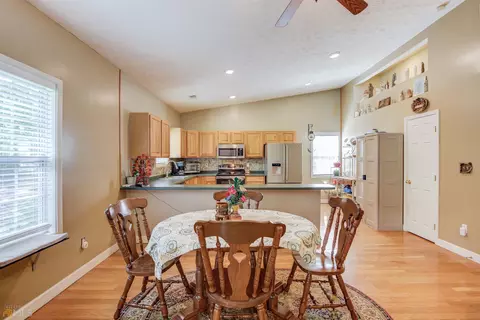 107 Hickory Dr, Commerce, GA 30529 photo 8