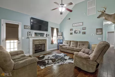 105 Riverchest Ct, Lagrange, GA 30240 photo 8