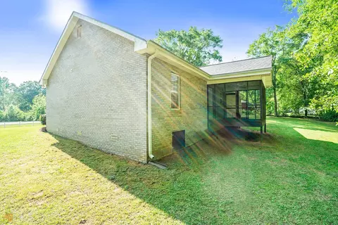 370 Crowell Rd, Porterdale, GA 30014 photo 5