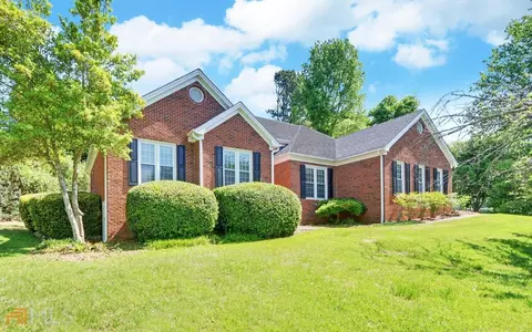 207 Wesley Cir, Toccoa, GA 30577 photo 2