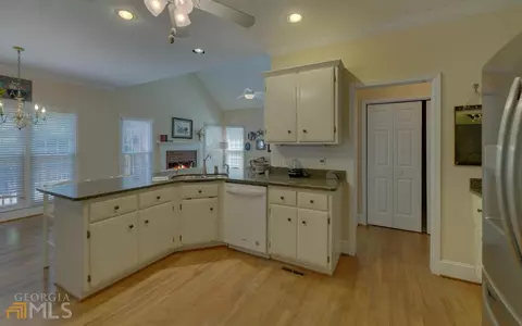 207 Wesley Cir, Toccoa, GA 30577 photo 9