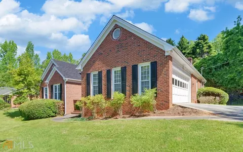 207 Wesley Cir, Toccoa, GA 30577 photo 3