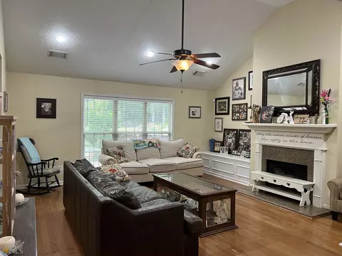 240 Montrose Way Ct, Lagrange, GA 30240 photo 5