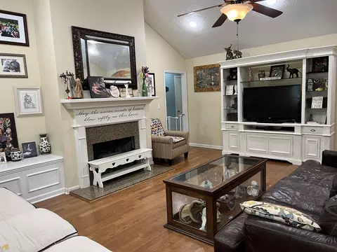 240 Montrose Way Ct, Lagrange, GA 30240 photo 4