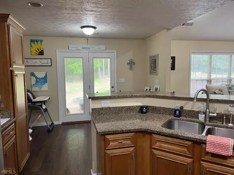 240 Montrose Way Ct, Lagrange, GA 30240 photo 9