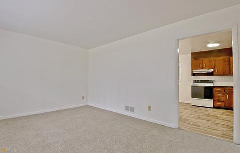 10674 Panhandle Rd, Hampton, GA 30228 photo 4
