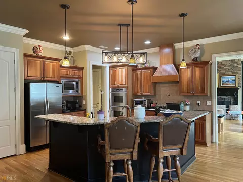 135 Ashmere Ct, Tyrone, GA 30290 photo 3