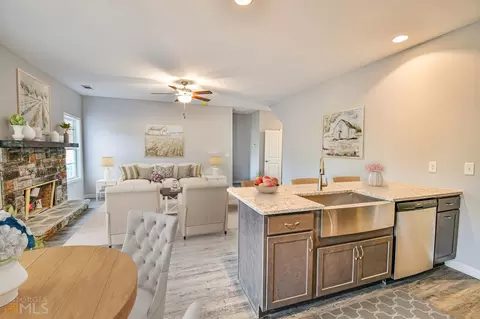 6523 River Station Dr, Lula, GA 30554 photo 5